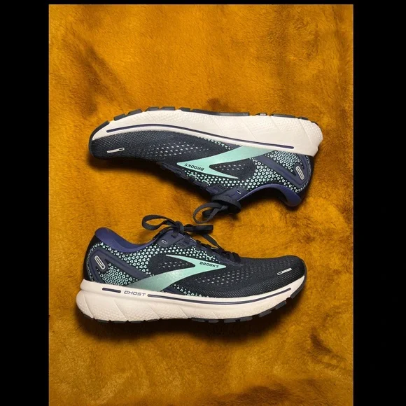 Brooks • Ghost Shoe - Picture 2 of 8